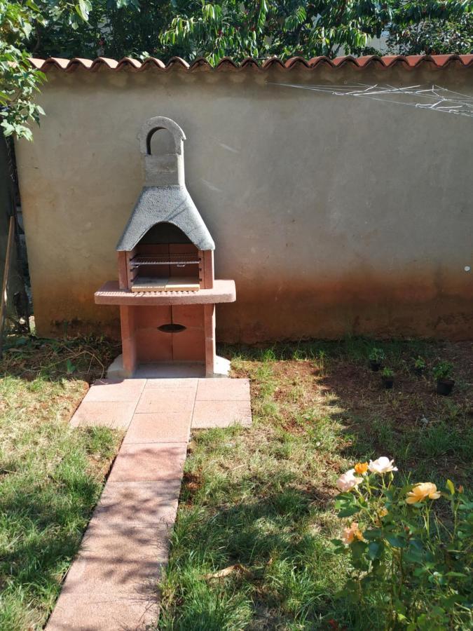 Apartmani Zlatko Pula Luaran gambar