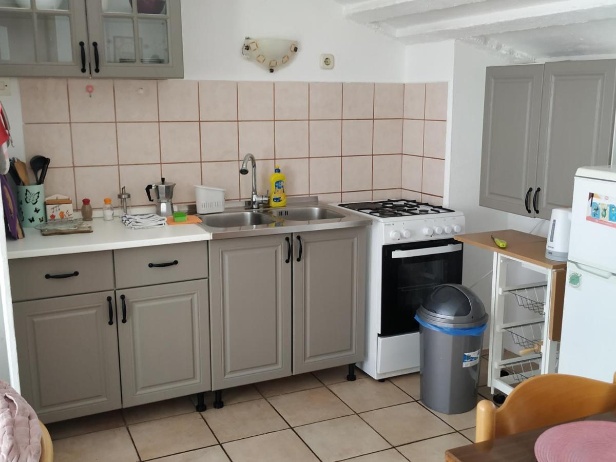 Apartmani Zlatko Pula Luaran gambar