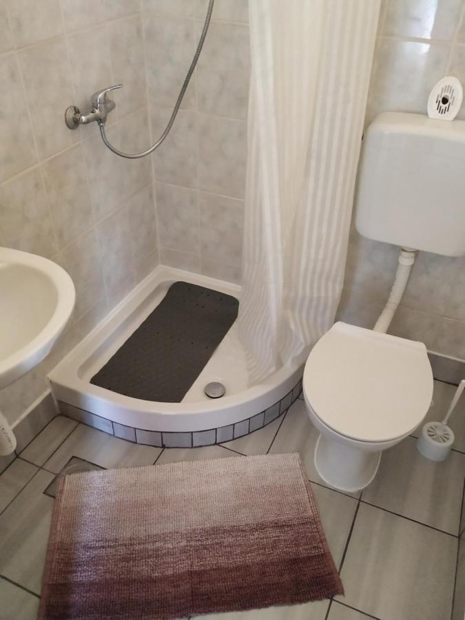 Apartmani Zlatko Pula Luaran gambar