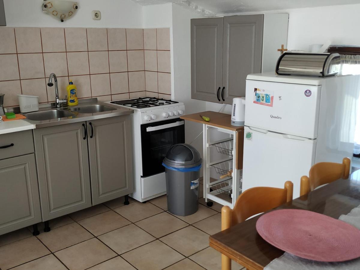 Apartmani Zlatko Pula Luaran gambar