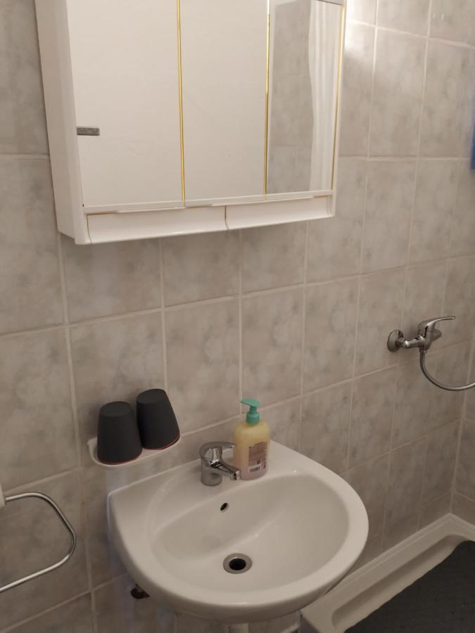 Apartmani Zlatko Pula Luaran gambar