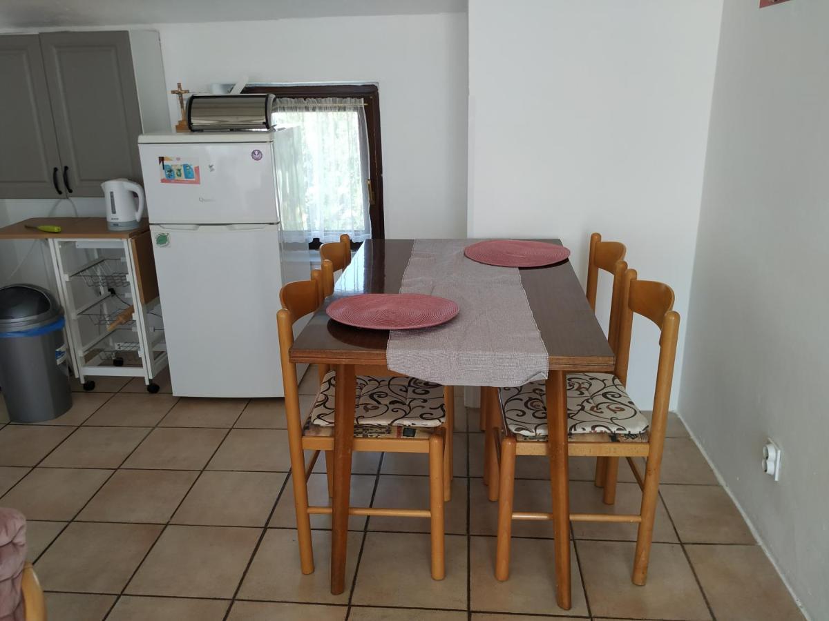 Apartmani Zlatko Pula Luaran gambar