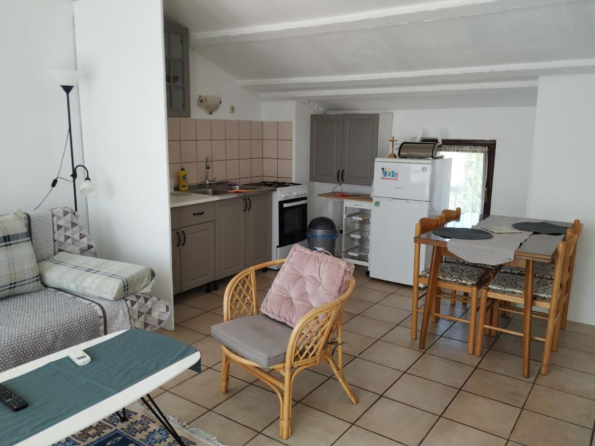Apartmani Zlatko Pula Luaran gambar