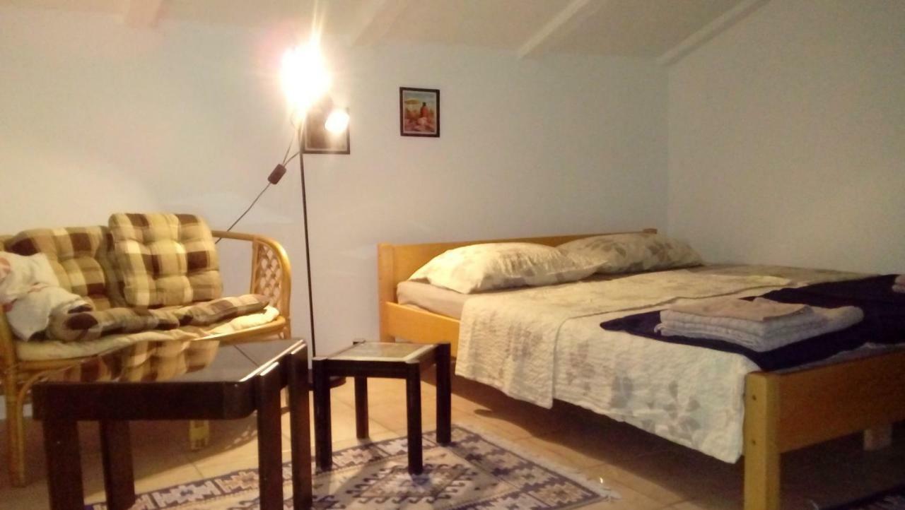 Apartmani Zlatko Pula Luaran gambar